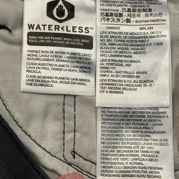 Levi’s 511 Charcoal Gray Jeans in a Size 32 x 34 Cotton Polyester - Picture 5 of 9